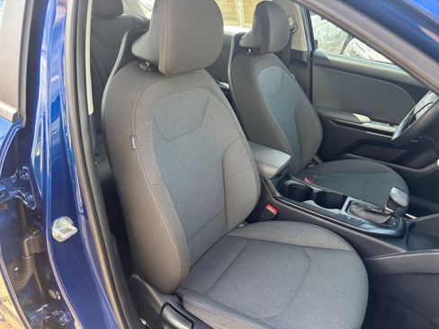 Used 2025 Kia K4 FWD image 35