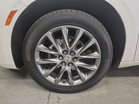 Used 2024 Buick Enclave Avenir w/ Avenir Technology Package image 10