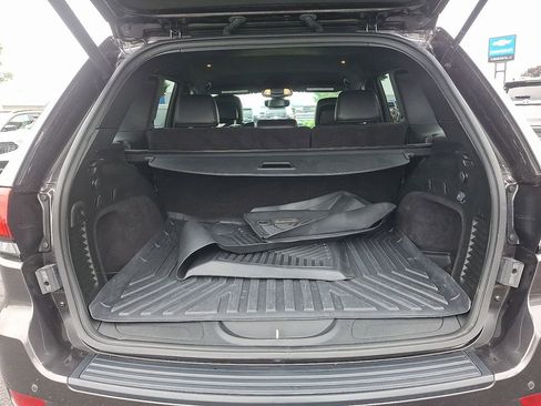 Used 2020 Jeep Grand Cherokee Altitude AWD/4WD image 29