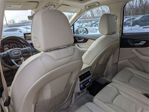 Used 2018 Audi Q7 3.0T Prestige w/ Prestige Package image 28