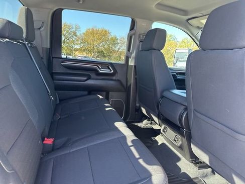 Used 2024 Chevrolet Silverado 2500 LT image 24