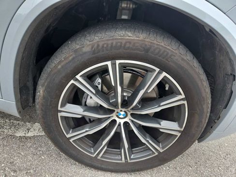 Used 2025 BMW X5 xDrive40i w/ M Sport Package AWD/4WD image 2