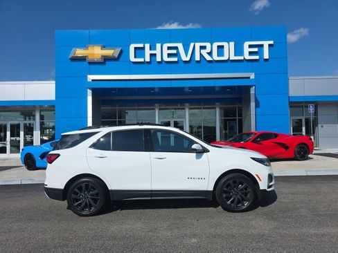 Used 2024 Chevrolet Equinox RS AWD/4WD image 2