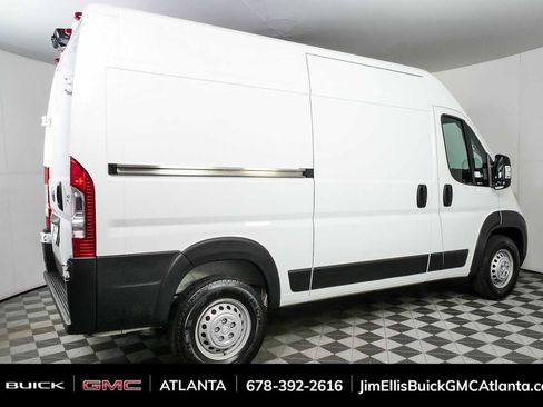 Used 2024 RAM ProMaster 2500 w/ Convenience Group FWD image 2