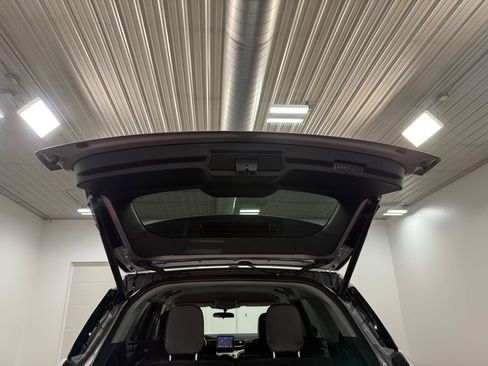Used 2023 Ford Explorer XLT w/ Equipment Group 202A AWD/4WD image 75
