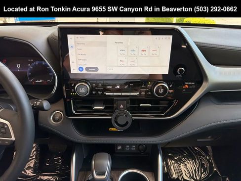 Used 2025 Toyota Highlander Platinum AWD/4WD image 23