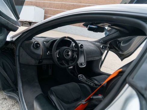 Used 2019 McLaren 600LT RWD image 33