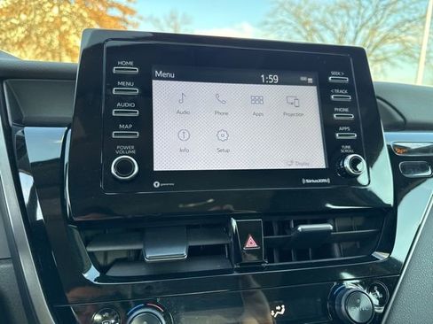 Used 2024 Toyota Camry SE image 5