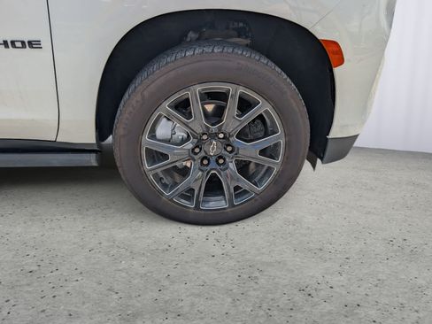 Used 2024 Chevrolet Tahoe High Country AWD/4WD image 9