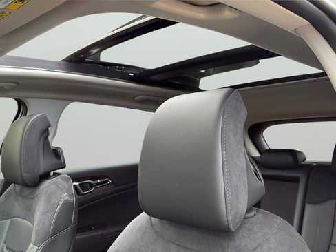 New 2026 Kia Sportage SX image 13