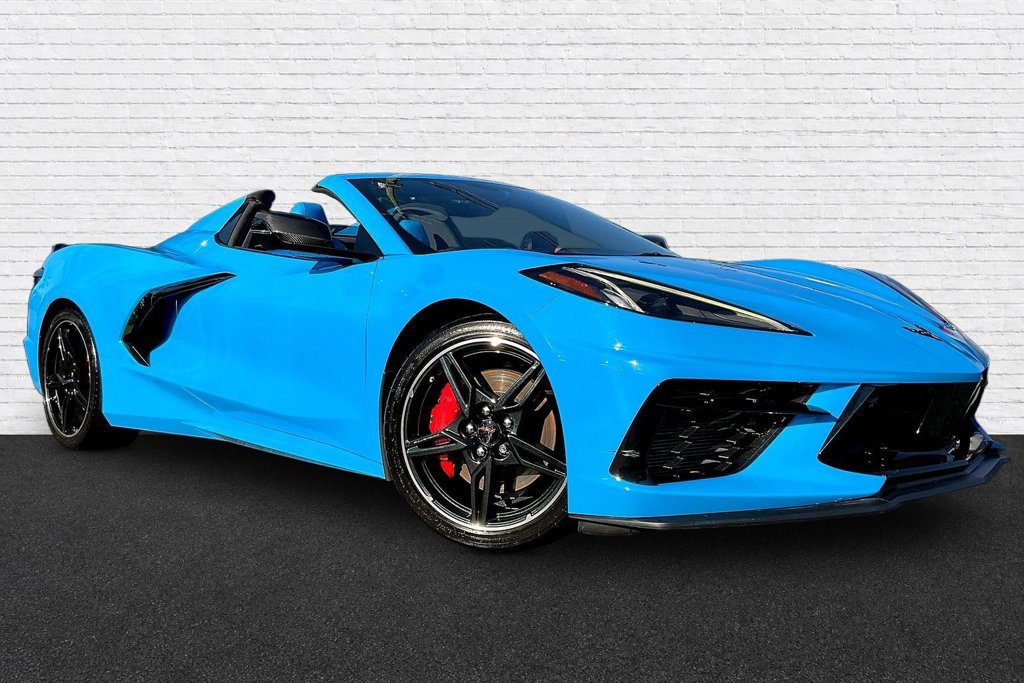 Used 2021 Chevrolet Corvette Stingray Premium Conv w/ Z51 Performance Package RWD image 3