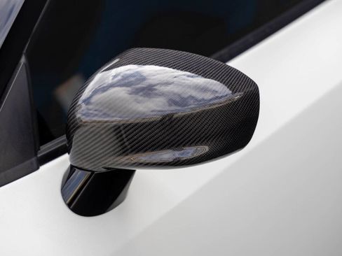 Used 2017 Nissan GT-R Premium image 18