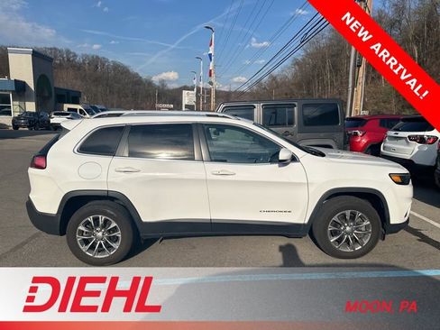 Used 2019 Jeep Cherokee Latitude Plus w/ Cold Weather Group image 4