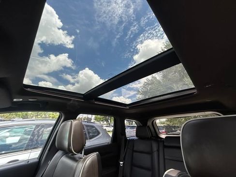 Used 2019 Jeep Grand Cherokee Overland RWD image 14