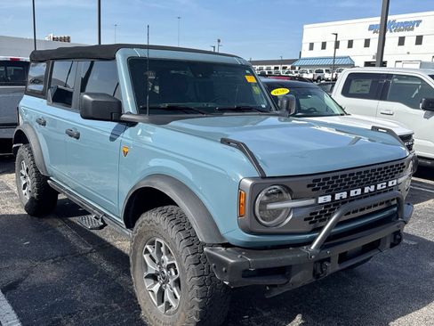Used 2022 Ford Bronco Badlands AWD/4WD image 2