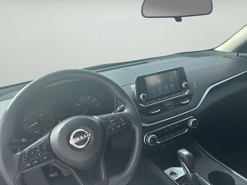Used 2024 Nissan Altima 2.5 S FWD image 17