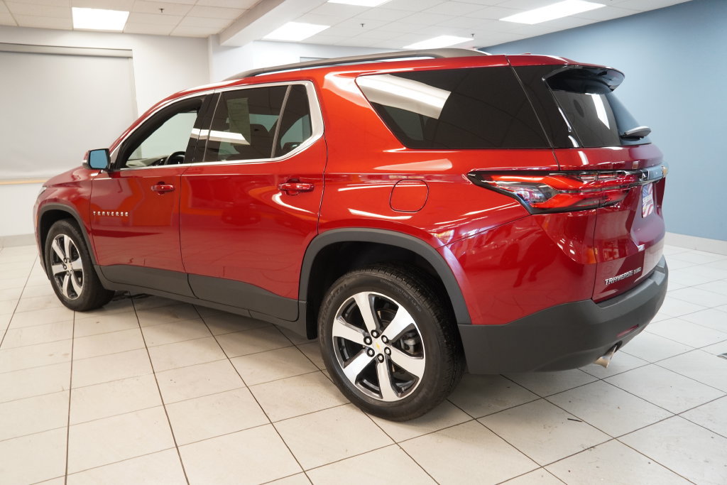Used 2023 Chevrolet Traverse LT w/ LT Premium Package AWD/4WD image 13