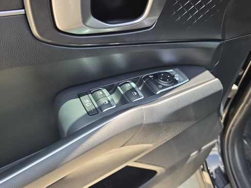 Certified 2025 Kia Sorento EX FWD image 21