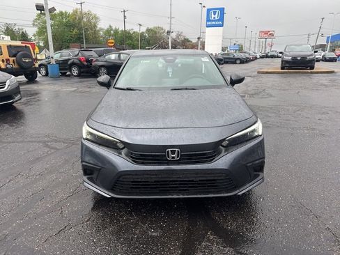 Used 2023 Honda Civic Sport image 2