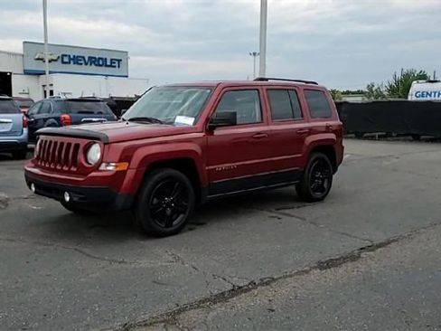 Used 2014 Jeep Patriot Latitude image 4