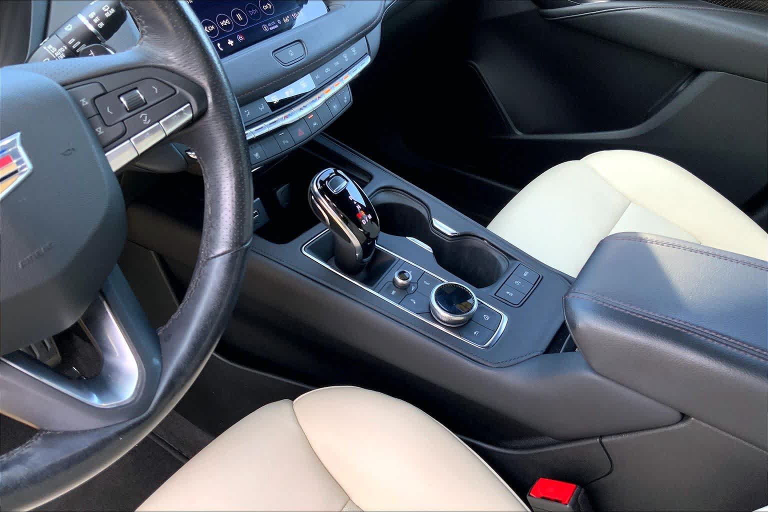 Used 2023 Cadillac XT4 Sport FWD image 16