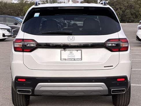 Certified 2025 Honda Pilot Touring image 5