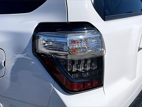 Used 2018 Toyota 4Runner SR5 image 20