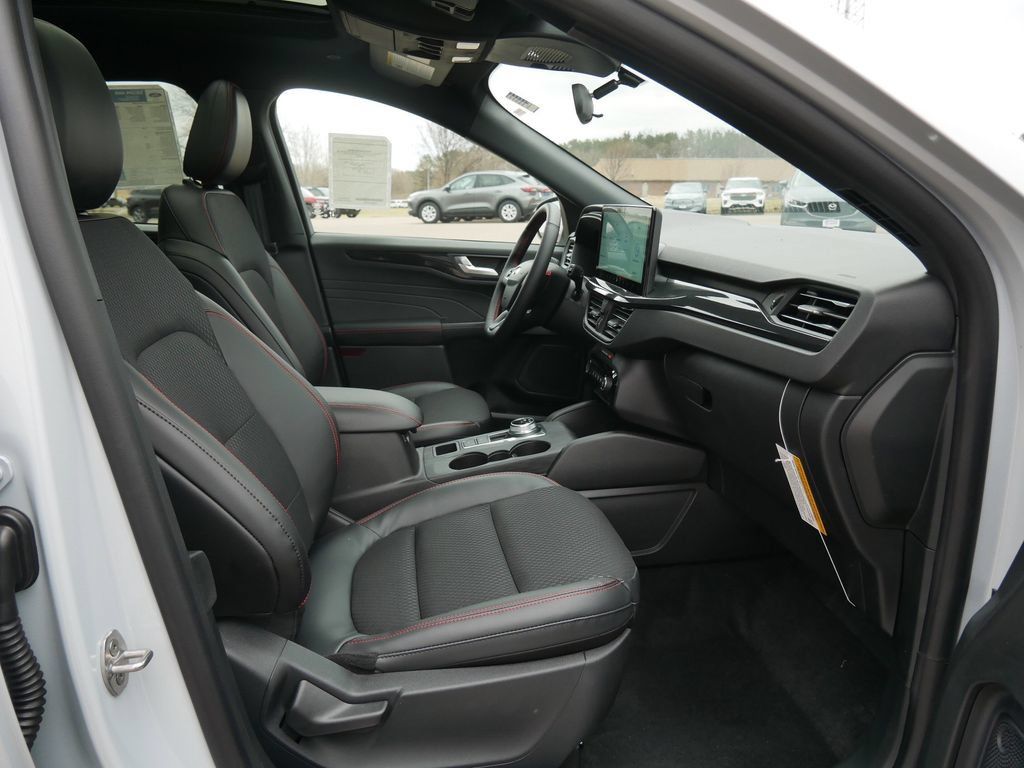 New 2026 Ford Escape ST-Line w/ Tech Pack #1 AWD/4WD image 13