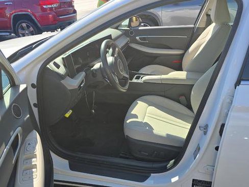 Used 2025 Hyundai Sonata SEL FWD image 4