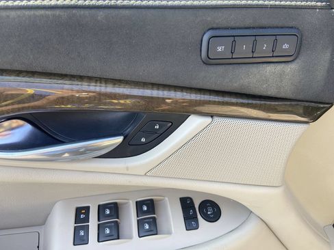 Certified 2020 Cadillac Escalade Premium Luxury AWD/4WD image 32