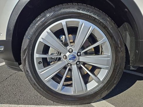 Used 2018 Ford Explorer Limited w/ Equipment Group 301A image 9