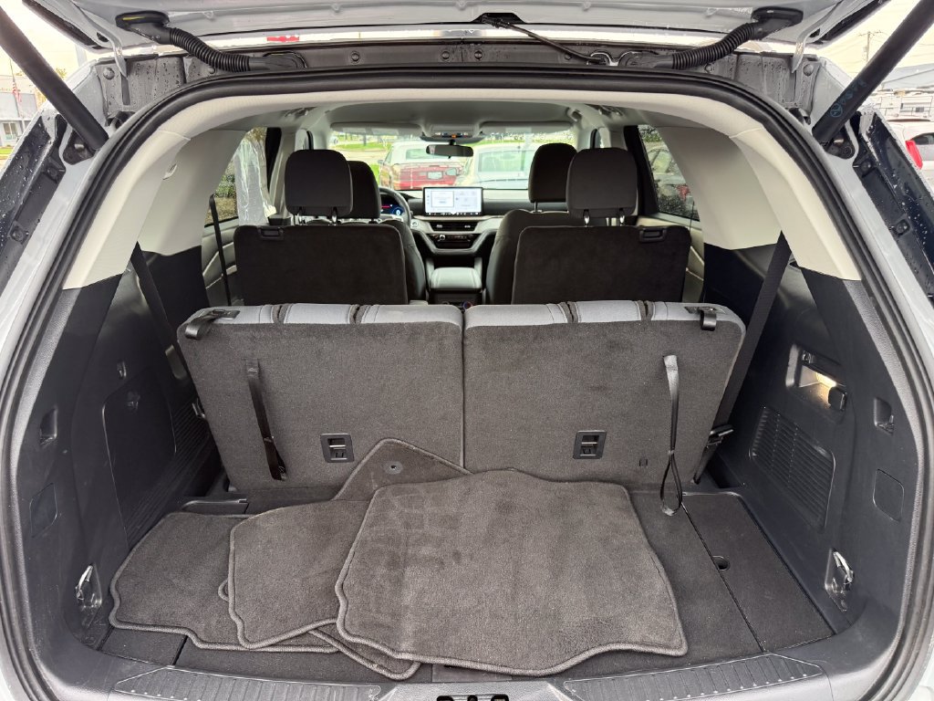 Certified 2025 Ford Explorer Active AWD/4WD image 11