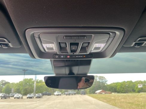 Used 2023 GMC Sierra 1500 AT4 w/ Technology Package AWD/4WD image 19