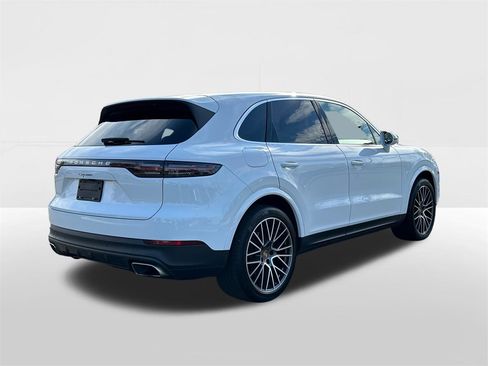 Used 2023 Porsche Cayenne image 4