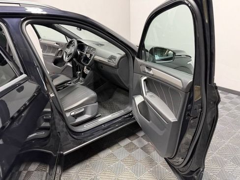 Used 2022 Volkswagen Tiguan SE R-Line AWD/4WD image 23
