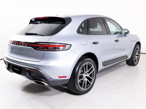 Certified 2025 Porsche Macan AWD/4WD image 22