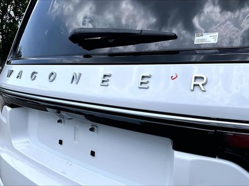 Used 2023 Jeep Wagoneer Series III w/ Convenience Group I AWD/4WD image 58