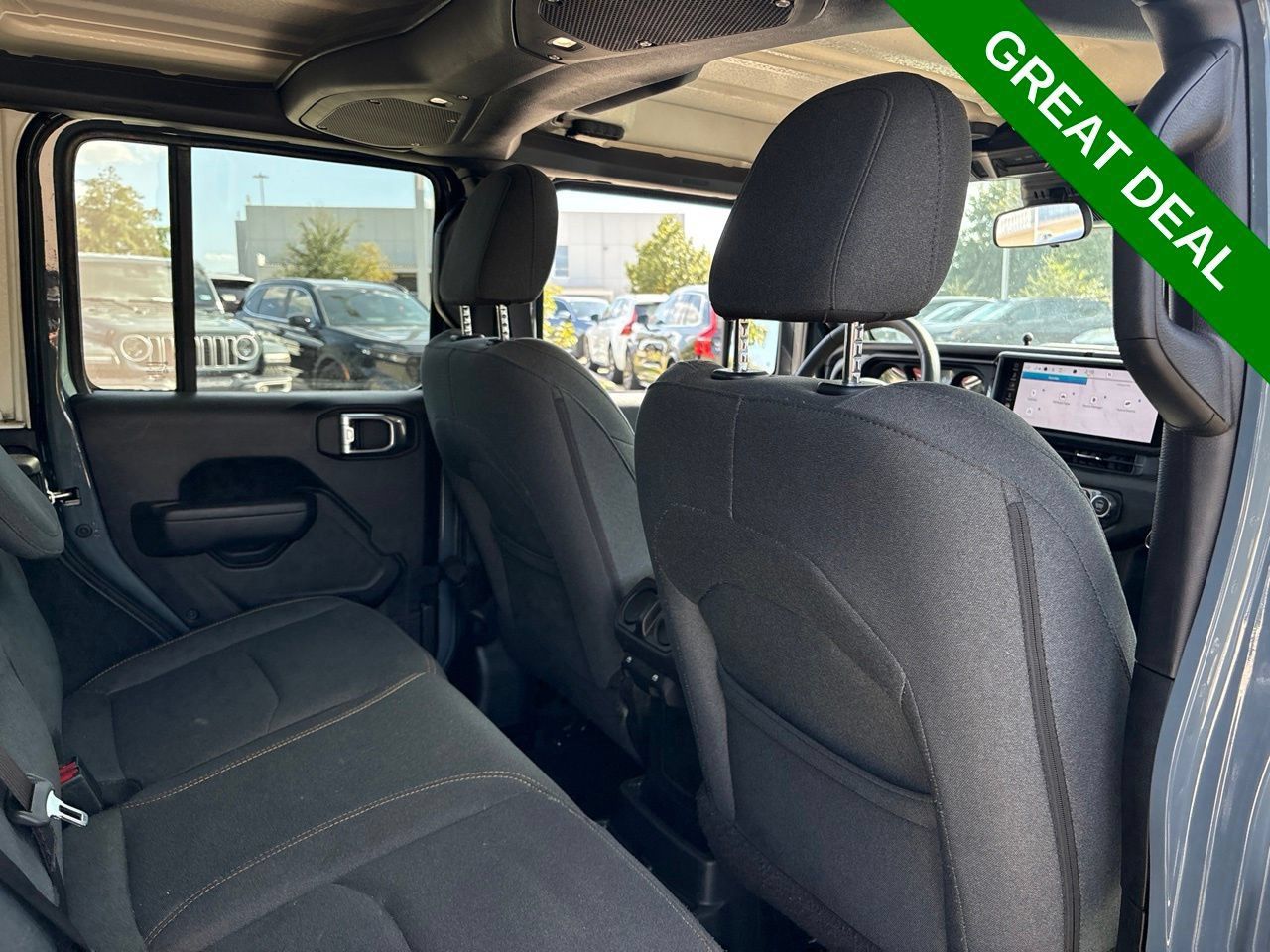 Used 2024 Jeep Wrangler Unlimited AWD/4WD image 13