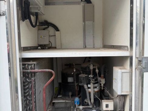 Used 2017 Ford E-450 and Econoline 450 Super Duty w/ Power Windows & Locks Group image 16