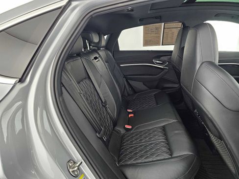 Used 2022 Audi e-tron S Prestige image 12
