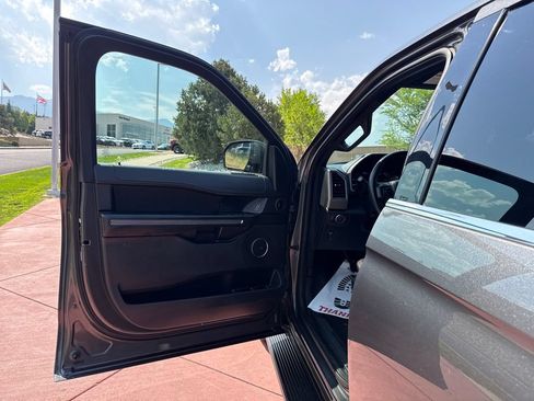 Used 2020 Ford Expedition XLT AWD/4WD image 11