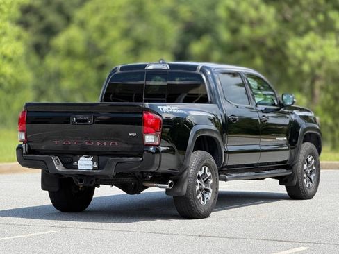 Used 2019 Toyota Tacoma TRD Off-Road w/ Technology Package RWD image 11
