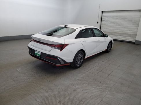 Used 2024 Hyundai Elantra SEL FWD image 9