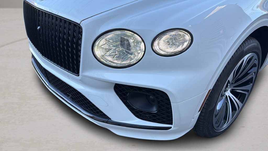 Used 2023 Bentley Bentayga Extended Wheelbase AWD/4WD image 12