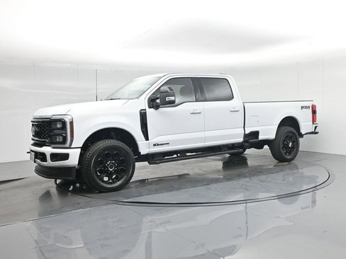 New 2026 Ford F250 Lariat w/ Black Appearance Package image 29