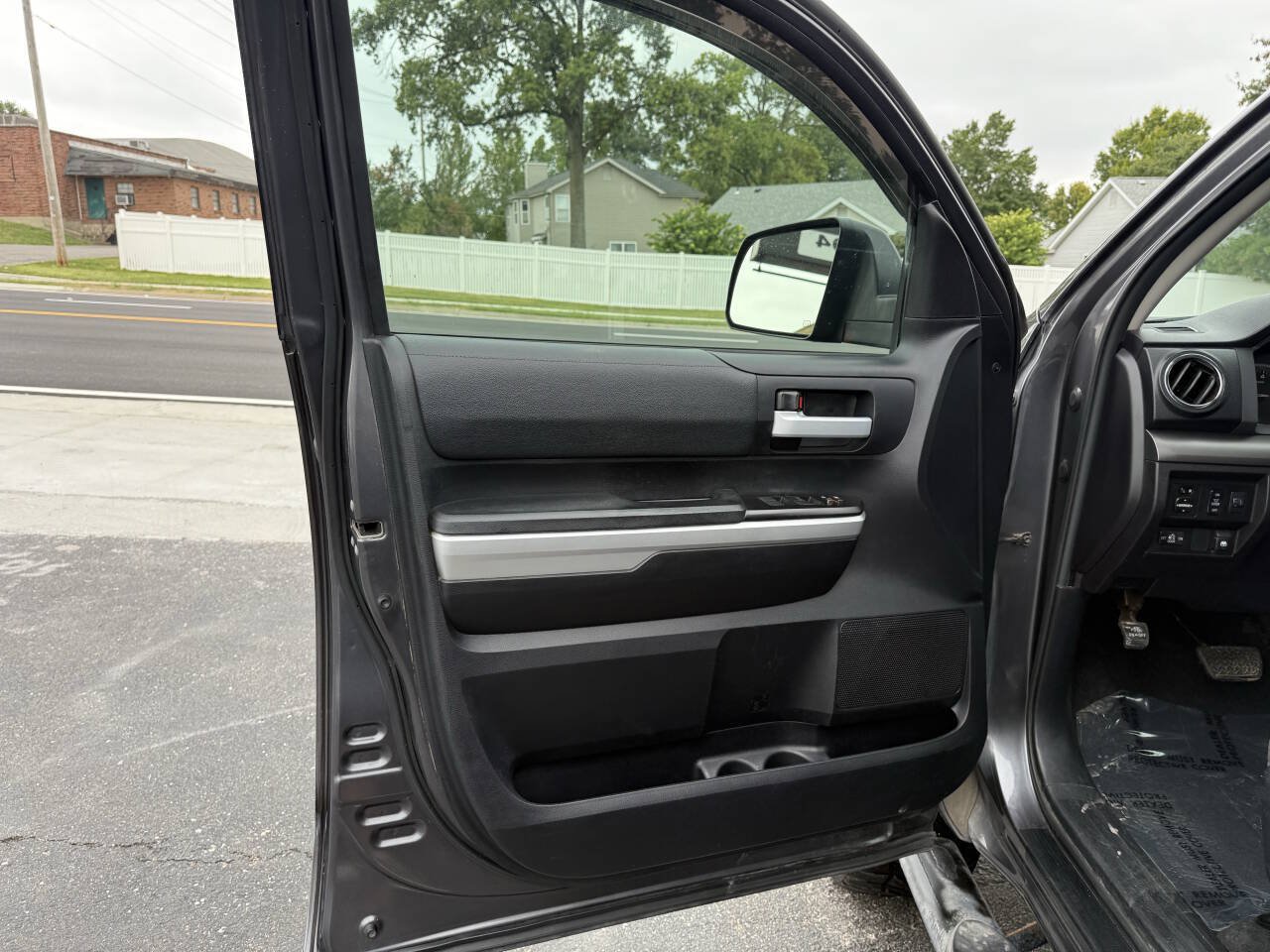 Used 2016 Toyota Tundra SR5 w/ TRD Off Road Package AWD/4WD image 18