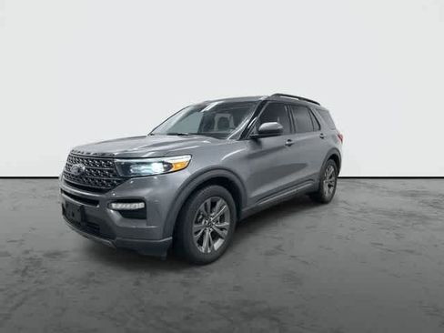 Used 2021 Ford Explorer XLT w/ Equipment Group 202A RWD image 8