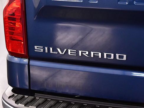 Used 2023 Chevrolet Silverado 1500 LT AWD/4WD image 11