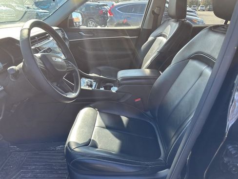 Used 2023 Jeep Grand Cherokee L Limited image 10