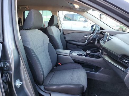 Used 2023 Nissan Rogue SV image 15